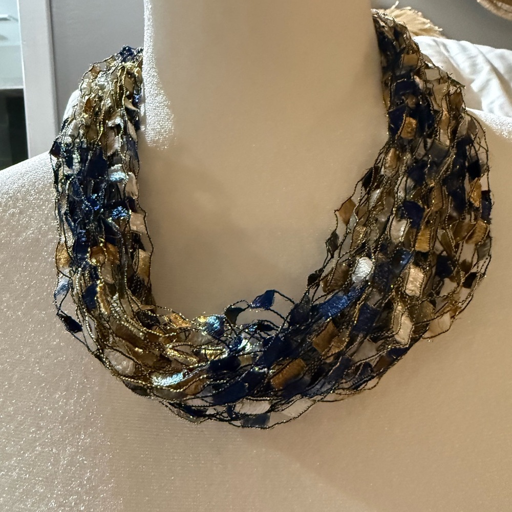 Multicolor Mesh Necklace